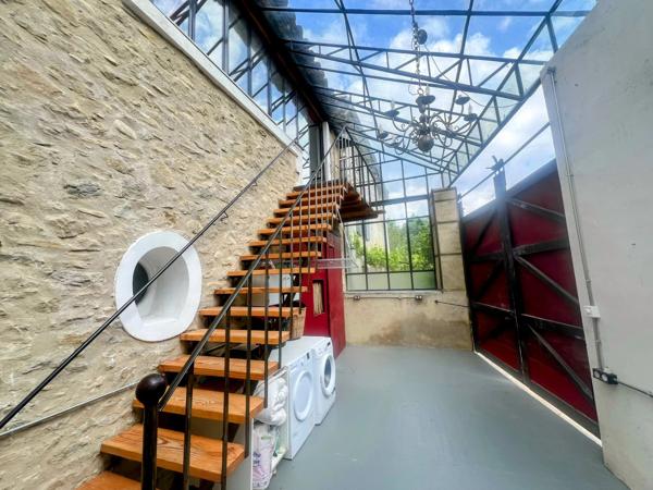 Près de Limoux, loft unique de style industriel dans un village pittoresque
