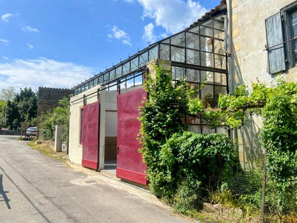 Près de Limoux, loft unique de style industriel dans un village pittoresque