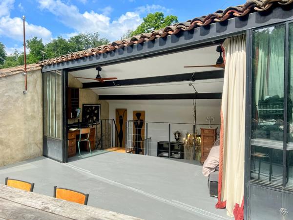 Près de Limoux, loft unique de style industriel dans un village pittoresque