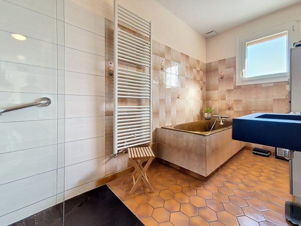 Charmant pavillon sur-sous-sol