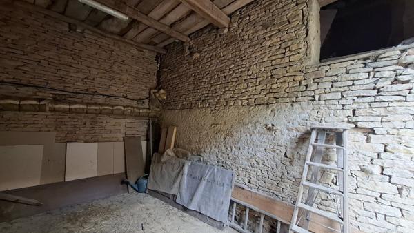 Maison aux pierres dorées