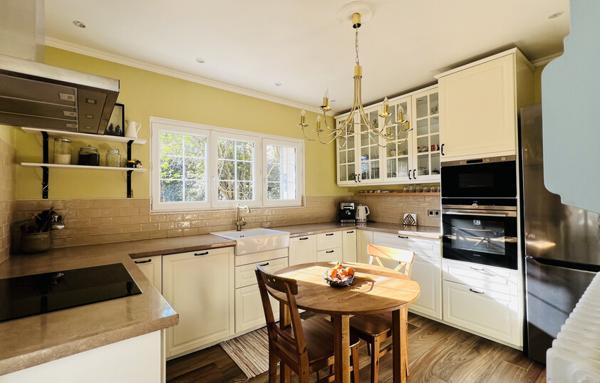 Maison de caractère et grand jardin enchanteur