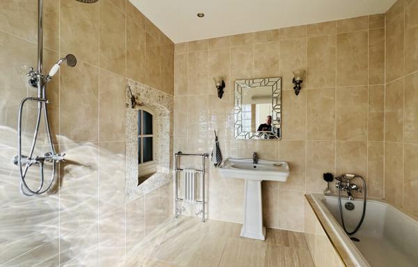 Maison de caractère et grand jardin enchanteur