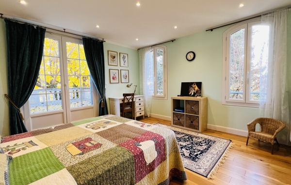 Maison de caractère et grand jardin enchanteur