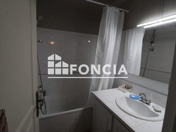 Location Appartement 3 pièces 74 m² - 17 RUE CLERISSEAU Nimes 30000