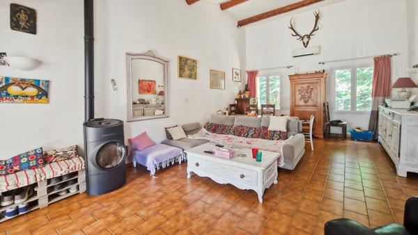 Rochefort-du-Gard (30650) A vendre, superbe maison avec piscine secteur Rochefort-du-Gard