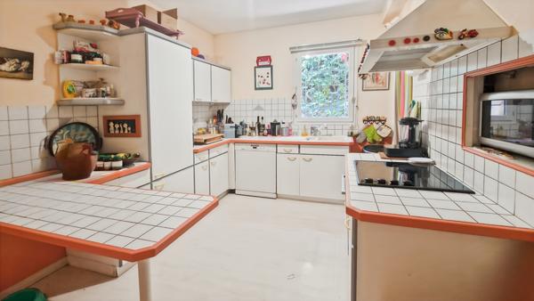 Rochefort-du-Gard (30650) A vendre, superbe maison avec piscine secteur Rochefort-du-Gard