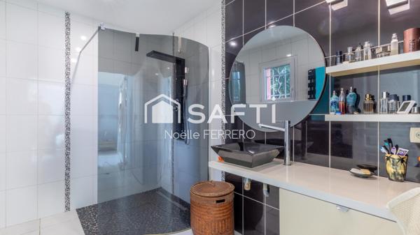 Villa récente de plain pied St AYGULF proche centre et plage