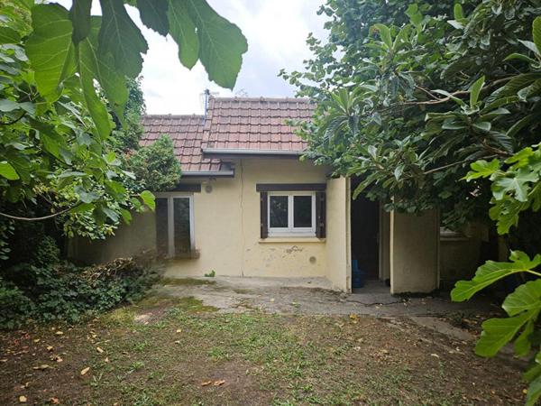 Maison plein pied  situé à Tremblay En France quartier cottages