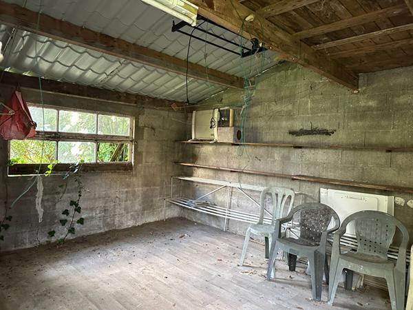 Maison à rénover avec jardin clos ? Rochefort, proche centre-ville