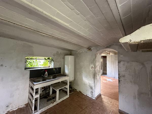 Maison à rénover avec jardin clos ? Rochefort, proche centre-ville