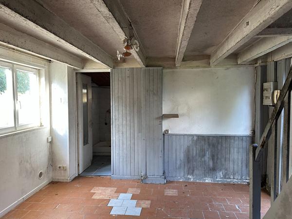 Maison à rénover avec jardin clos ? Rochefort, proche centre-ville