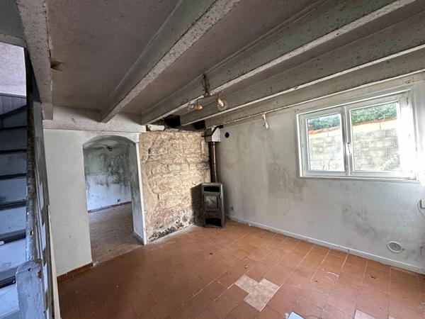 Maison à rénover avec jardin clos ? Rochefort, proche centre-ville