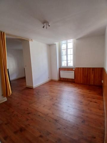 SAVERDUN CENTRE VILLE, APPARTEMENT T1 BIS DE 44M²