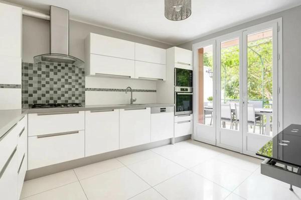 Maison familiale a Drancy 15 pièces