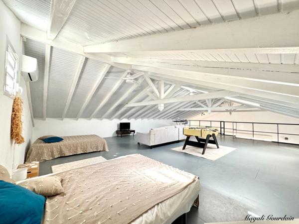 A VENDRE : MAGNIFIQUE VILLA RECENTE (2019) AVEC PISCINE & DEPENDANCE - SAINT FRANCOIS