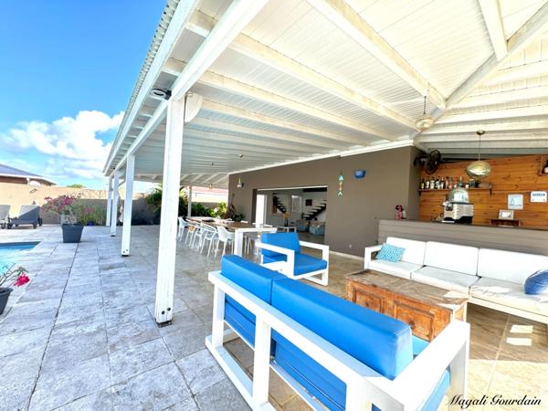 A VENDRE : MAGNIFIQUE VILLA RECENTE (2019) AVEC PISCINE & DEPENDANCE - SAINT FRANCOIS