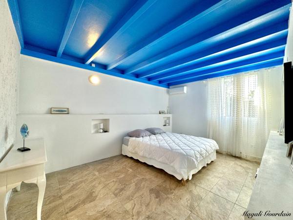 A VENDRE : MAGNIFIQUE VILLA RECENTE (2019) AVEC PISCINE & DEPENDANCE - SAINT FRANCOIS
