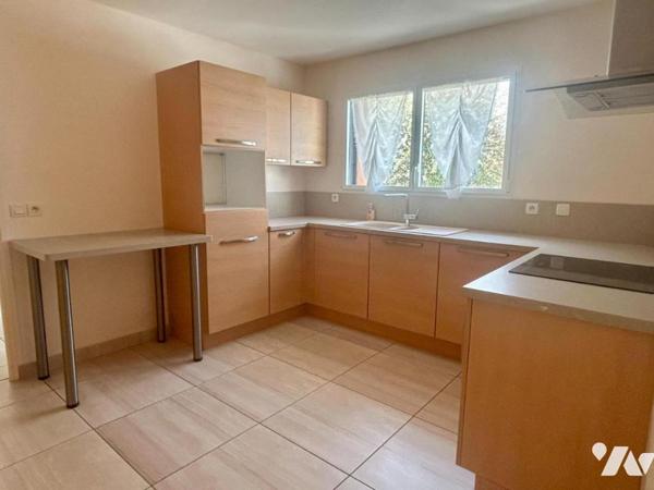 Maison de plain-pied avec 3 chambres + bureau