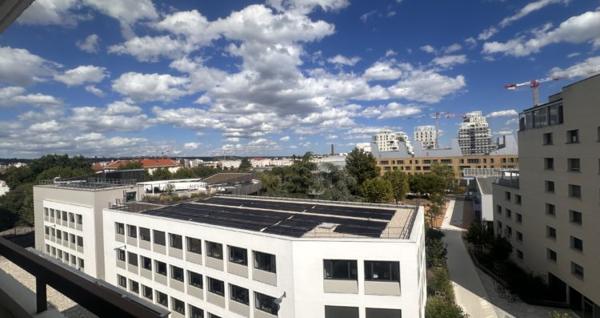 COEUR GRATTE CIEL: T3 DERNIER ETAGE/BALCON/PARKING INCLUS