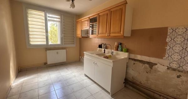 COEUR GRATTE CIEL: T3 DERNIER ETAGE/BALCON/PARKING INCLUS