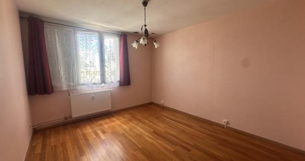 COEUR GRATTE CIEL: T3 DERNIER ETAGE/BALCON/PARKING INCLUS