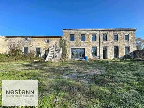 Ensemble immobilier : Maison à ROCHEFORT de 10 pièces et d'une surface de 600 m²