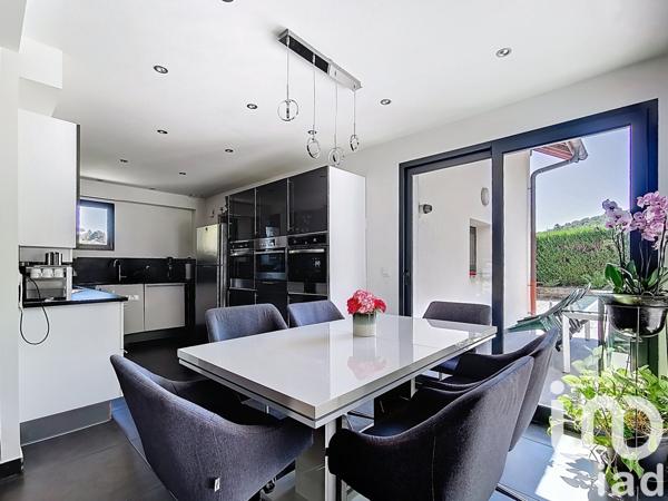 Maison à vendre 5 pièces 135 m² Monnetier-Mornex