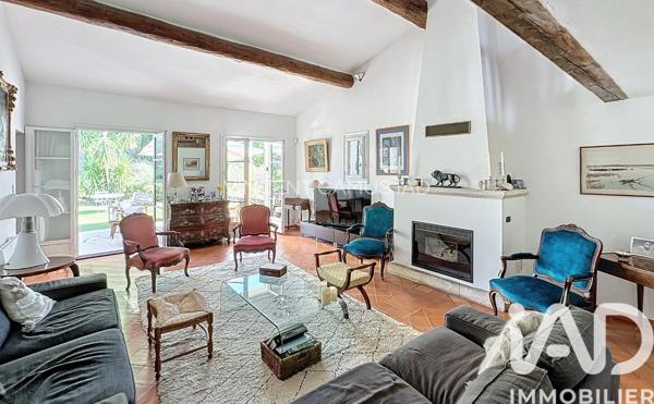 Maison à vendre 7 pièces 177 m² Le Castellet