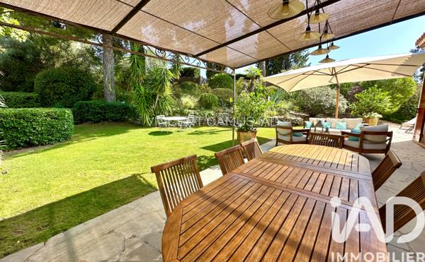 Maison à vendre 7 pièces 177 m² Le Castellet
