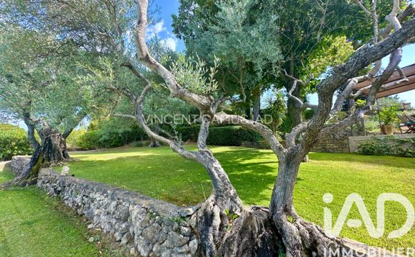 Maison à vendre 7 pièces 177 m² Le Castellet