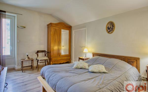 Maison à vendre    11 pièces •  Saint-Sauveur-de-Montagut