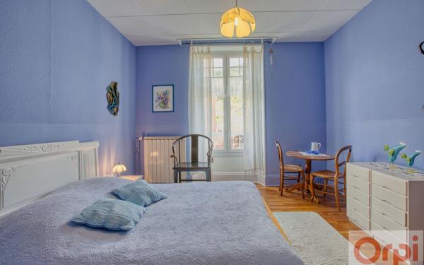 Maison à vendre    11 pièces •  Saint-Sauveur-de-Montagut