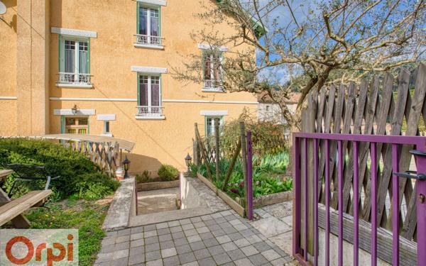 Maison à vendre    11 pièces •  Saint-Sauveur-de-Montagut