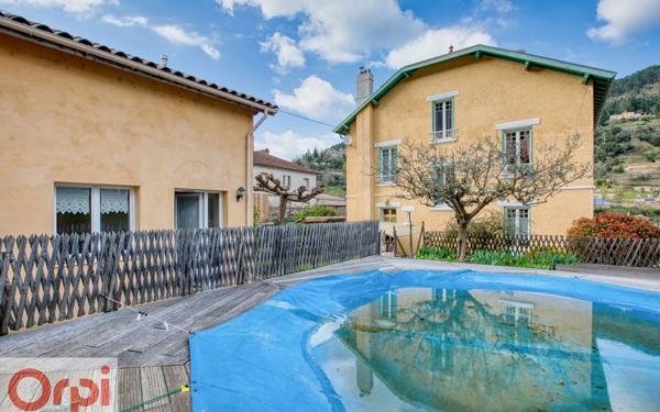 Maison à vendre    11 pièces •  Saint-Sauveur-de-Montagut