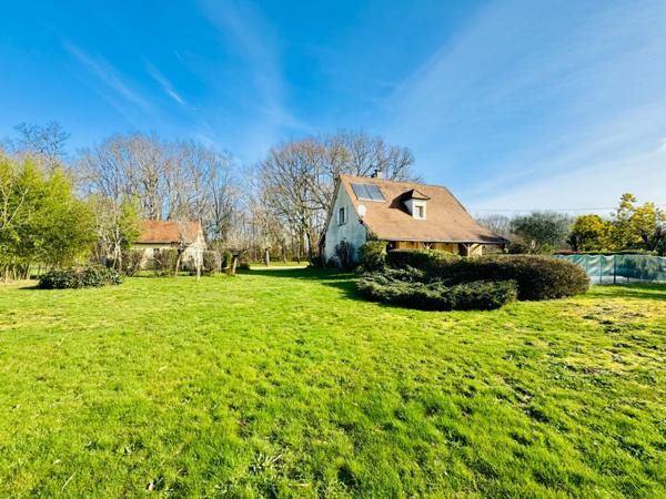 Maison familiale de 122 m2 avec piscine et garages sur 3 625 m² de terrain