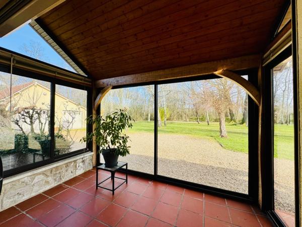 Maison familiale de 122 m2 avec piscine et garages sur 3 625 m² de terrain