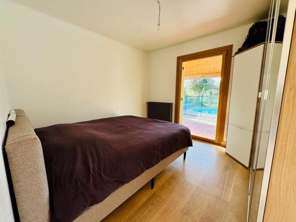 Maison familiale de 122 m2 avec piscine et garages sur 3 625 m² de terrain
