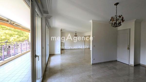 Appartement à CHARBONNIERES-LES-BAINS, 69260 - 4 pièces 100m²