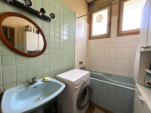 Ancienne grange à VILLEBAROU