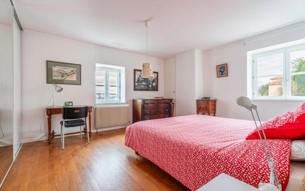 Maison à vendre    5 pièces • 184,14 m2 Saint-Didier-au-Mont-d'Or