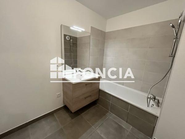 Location Appartement 3 pièces 56.54 m² - 246 AVENUE DE LA REPUBLIQUE - RESIDENCE URBANIA Villefontaine 38090