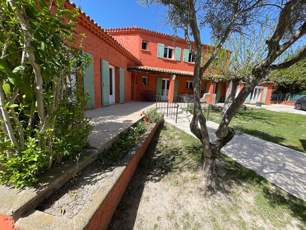 Maison Saint Cannat 7 pièces 200 m2 divisé en deux logements !