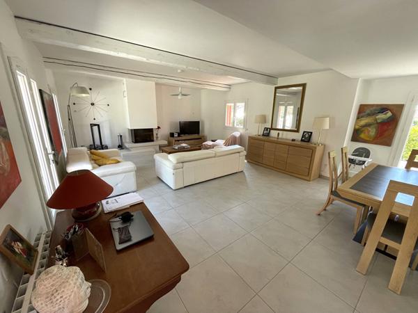 Maison Saint Cannat 7 pièces 200 m2 divisé en deux logements !