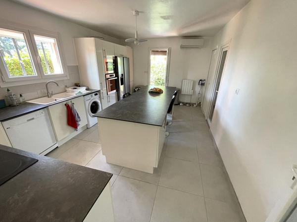 Maison Saint Cannat 7 pièces 200 m2 divisé en deux logements !