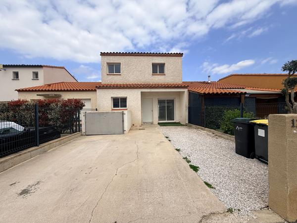 Maison , 2 faces, r+1, 3 chambres, extérieur, sans garage, secteur calme, 98 m²