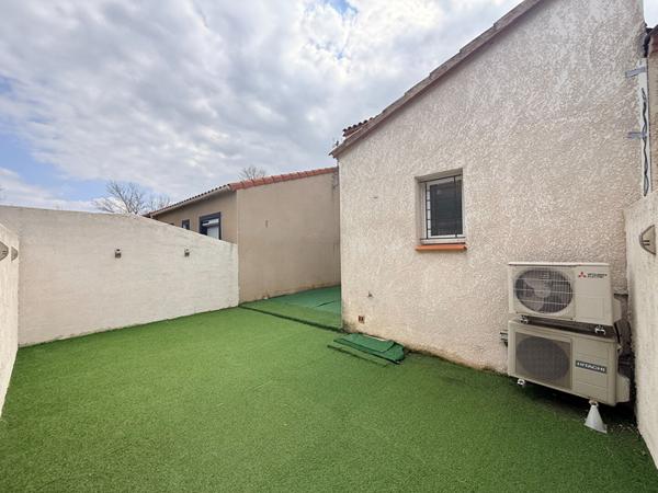 Maison , 2 faces, r+1, 3 chambres, extérieur, sans garage, secteur calme, 98 m²