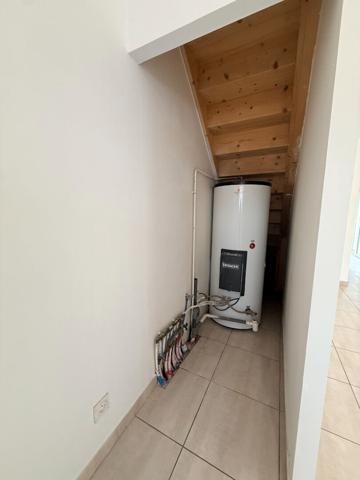 Maison , 2 faces, r+1, 3 chambres, extérieur, sans garage, secteur calme, 98 m²