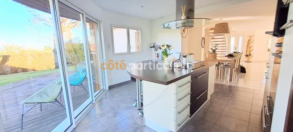 Vente
                Maison174 m² - 6 Pièces -
                    SEVREMOINE (49230)