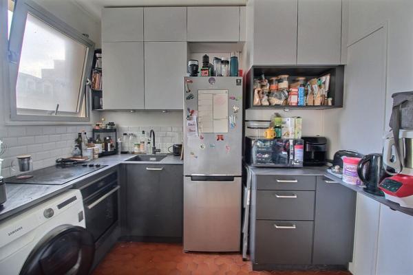 Suresnes République - 2 pièces avec balcon au calme - Proche T2